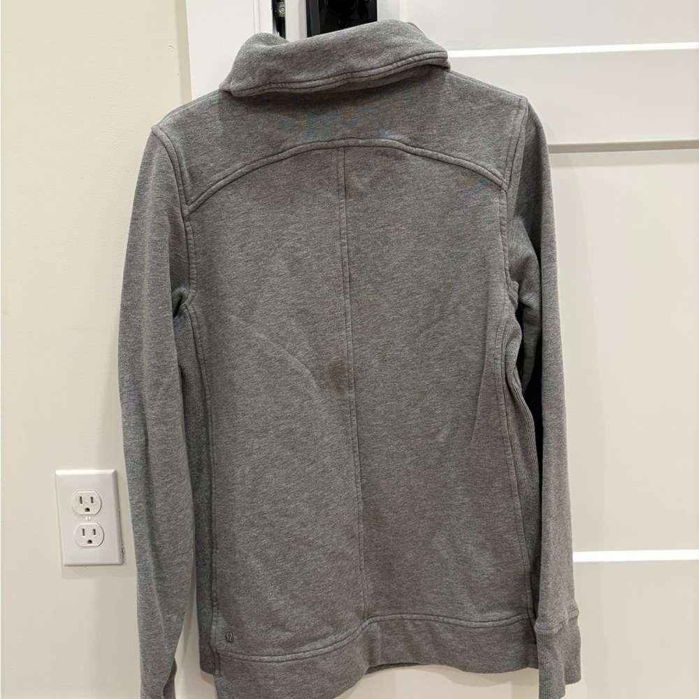 Lululemon Press Pause Funnel Neck Sweatshirt Size 4 - Picture 3 of 6